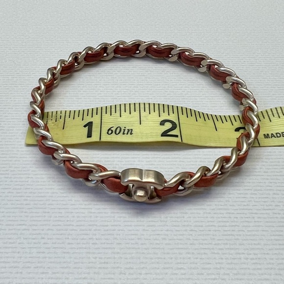 Chanel gold plated and leather CC turnlock bangle bracelet - Picture 5 of 11